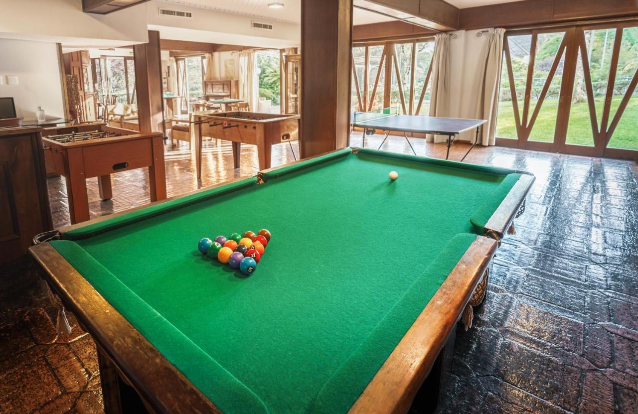 Bavaria Sport Hotel Gramado Esterno foto A pool table