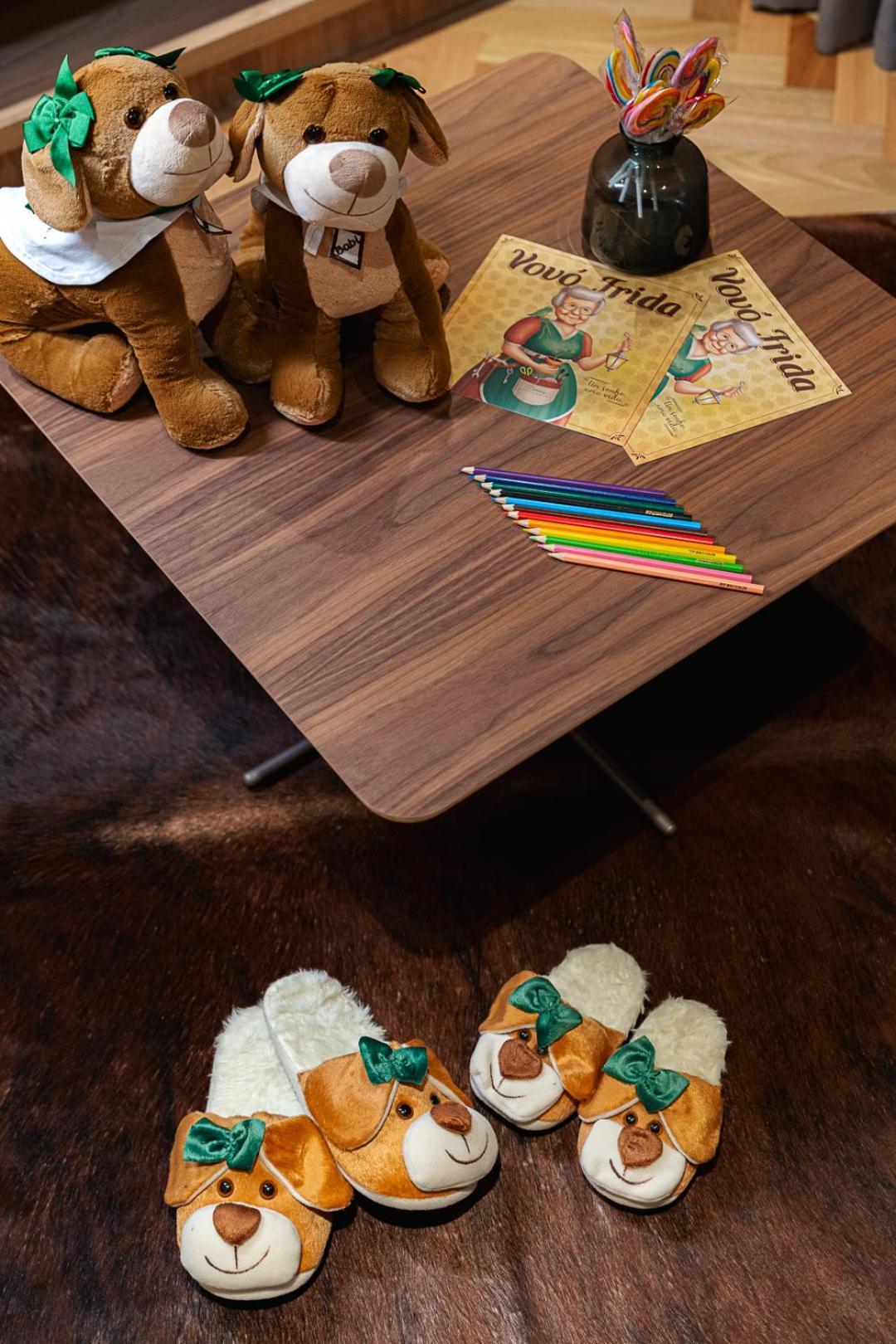 Bavaria Sport Hotel Gramado Esterno foto A table with a melamine laminate top