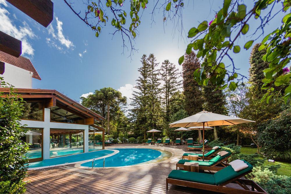 Bavaria Sport Hotel Gramado Esterno foto The swimming pool at the hotel